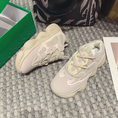 Γυναικεία αθλητικά παπούτσια με πλέγμα και τραχιά σόλα