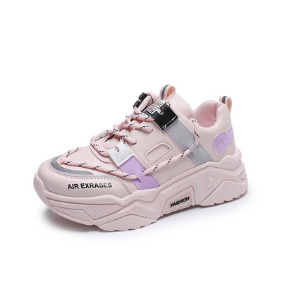 Naiste vabaaja tossud kirja ja paeltega