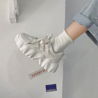 Roosa ja beeži värvi krobelise tallaga naiste tossude uus mudel