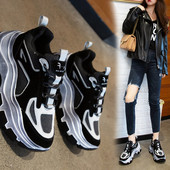 Kareda tallaga sportlik-vabaaja naiste tossud - kolme värvi