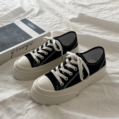 Γυναικεία αθλητικά παπούτσια απλό μοντέλο με επίπεδη σόλα