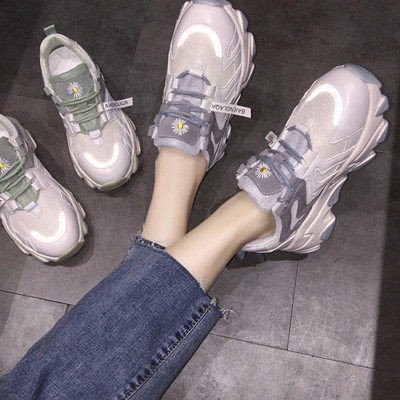 Γυναικεία αθλητικά  παπούτσια με τραχιά σόλα σε γκρι και πράσινο χρώμα