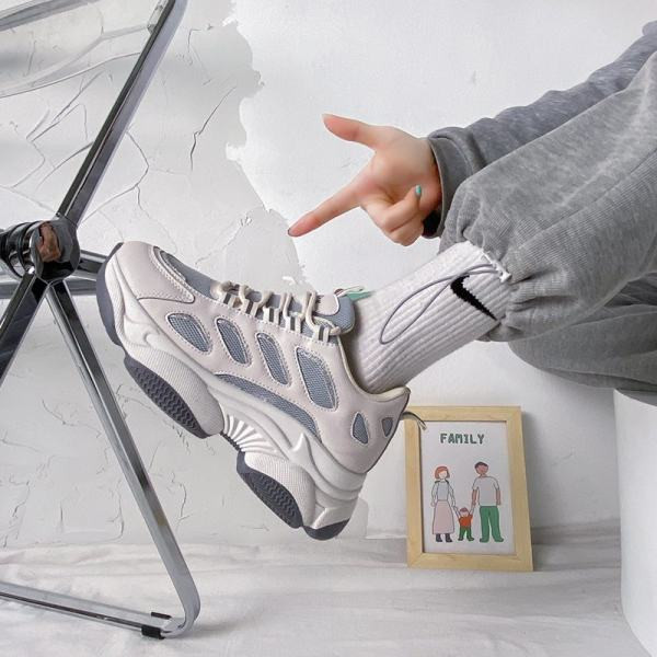 Αθλητικά και casual πάνινα παπούτσια με κορδόνια και πλέγμα