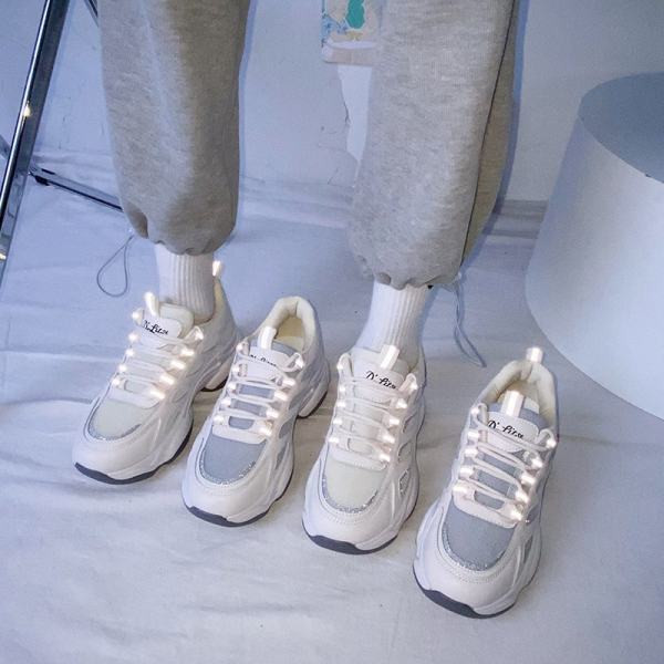 Αθλητικά και casual πάνινα παπούτσια με κορδόνια και πλέγμα