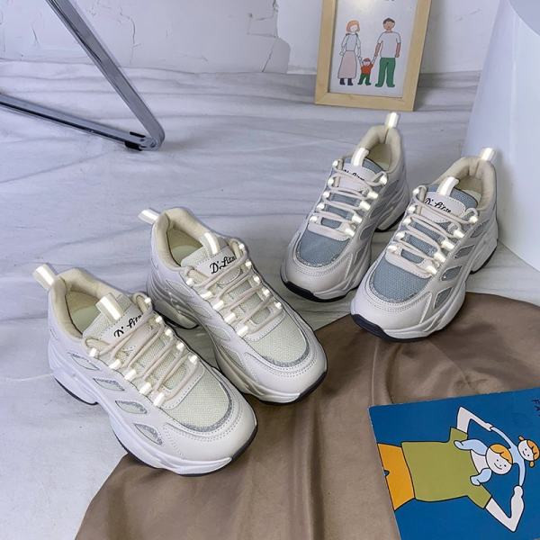 Αθλητικά και casual πάνινα παπούτσια με κορδόνια και πλέγμα