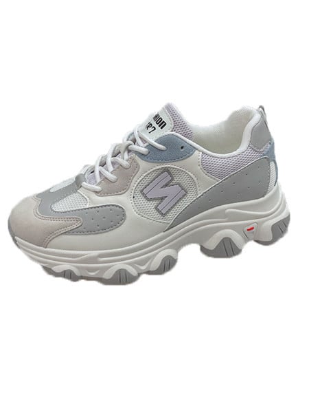 Naiste paelte ja kareda tallaga kevadised tossud