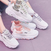 Kaasaegsed naiste tossud paelte ja kareda tallaga - mitu mudelit