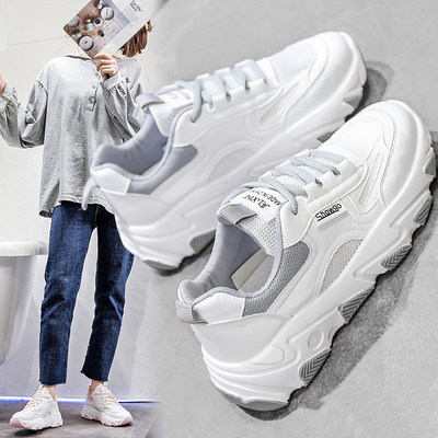 Kaasaegsed naiste tossud paelte ja kareda tallaga - mitu mudelit