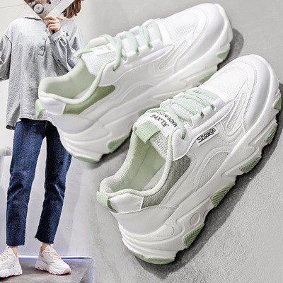 Kaasaegsed naiste tossud paelte ja kareda tallaga - mitu mudelit