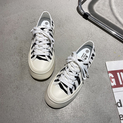 Γυναικεία casual αθλητικά παπούτσια κατασκευασμένα από ύφασμα με επίπεδη σόλα