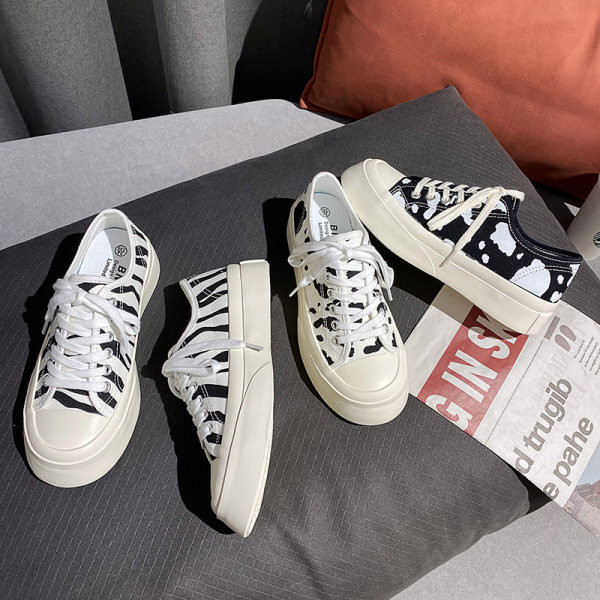 Γυναικεία casual αθλητικά παπούτσια κατασκευασμένα από ύφασμα με επίπεδη σόλα