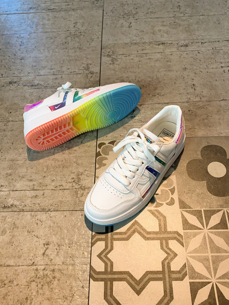 Γυναικεία έκο δερμάτινα παπούτσια με επίπεδη σόλα και κορδόνια