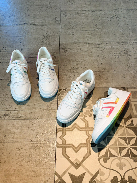 Γυναικεία έκο δερμάτινα παπούτσια με επίπεδη σόλα και κορδόνια