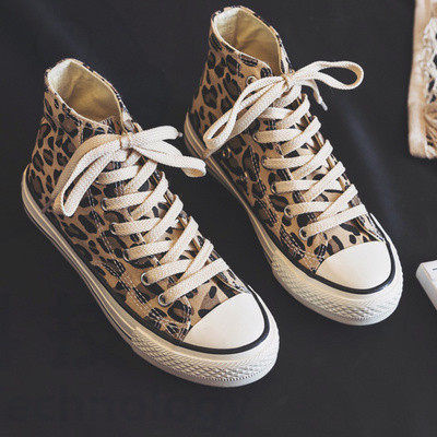 Casual γυναικεία αθλητικά παπούτσια με επίπεδη σόλα - δύο μοντέλα