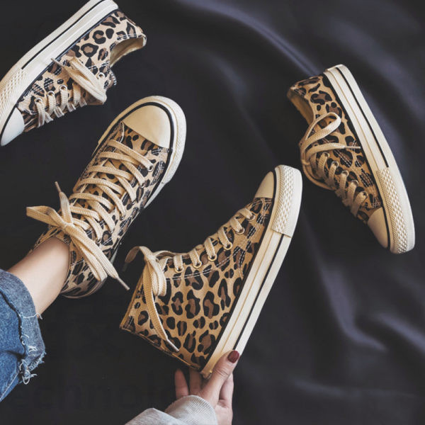 Casual γυναικεία αθλητικά παπούτσια με επίπεδη σόλα - δύο μοντέλα