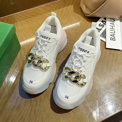 Ежедневни дамски маратонки с мрежа и метални елементи