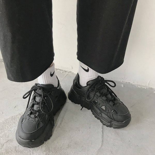 Μοντέρνα έκο δερμάτινα  παπούτσια με τραχιά σόλα