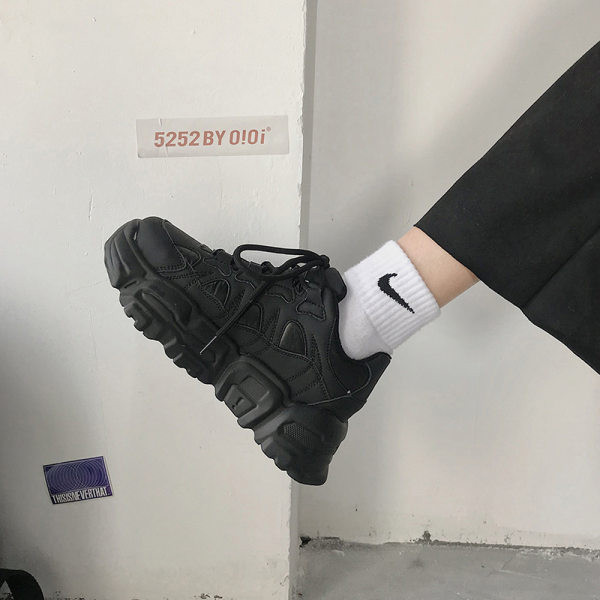 Μοντέρνα έκο δερμάτινα  παπούτσια με τραχιά σόλα