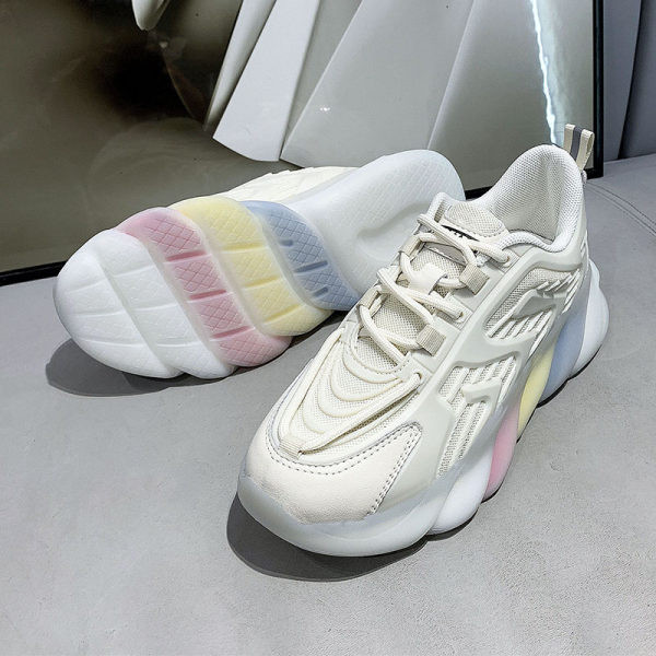 Casual αθλητικά παπούτσια με χρωματιστές σόλες και κορδόνια