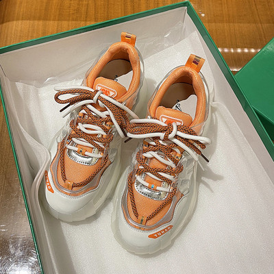 Γυναικεία αθλητικά παπούτσια με κορδόνια