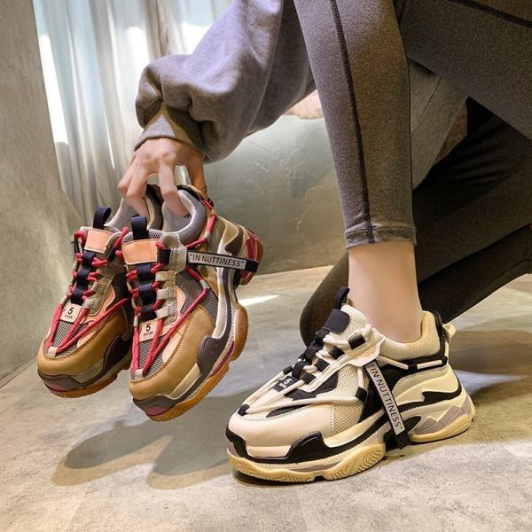 Võrgusilma ja kõrge tallaga naiste tossud