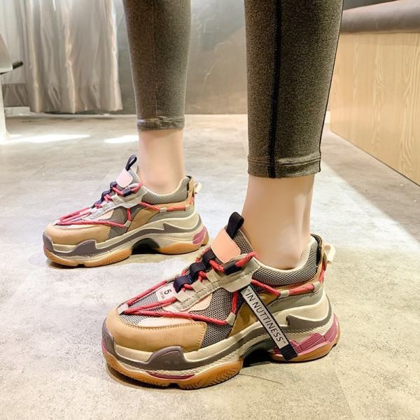 Võrgusilma ja kõrge tallaga naiste tossud