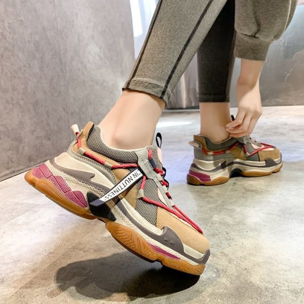 Võrgusilma ja kõrge tallaga naiste tossud