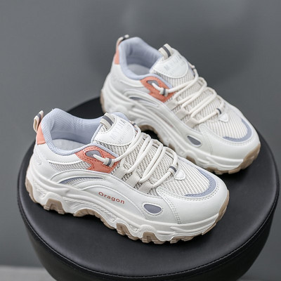 Πολύχρωμα γυναικεία αθλητικά παπούτσια με κορδόνια και τραχιά σόλα κατάλληλη για την άνοιξη