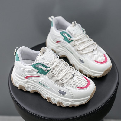 Πολύχρωμα γυναικεία αθλητικά παπούτσια με κορδόνια και τραχιά σόλα κατάλληλη για την άνοιξη