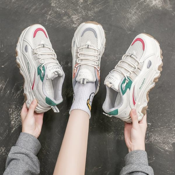 Πολύχρωμα γυναικεία αθλητικά παπούτσια με κορδόνια και τραχιά σόλα κατάλληλη για την άνοιξη