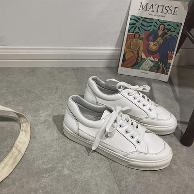 Γυναικεία αθλητικά παπούτσια από οικολογικό δέρμα με χαμηλή σόλα