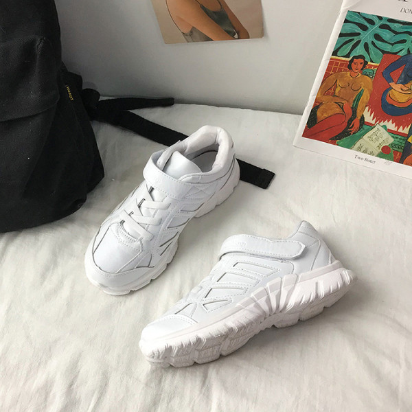 Νέο μοντέλο αθλητικά παπούτσια με κορδόνια και velcro