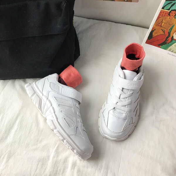 Νέο μοντέλο αθλητικά παπούτσια με κορδόνια και velcro