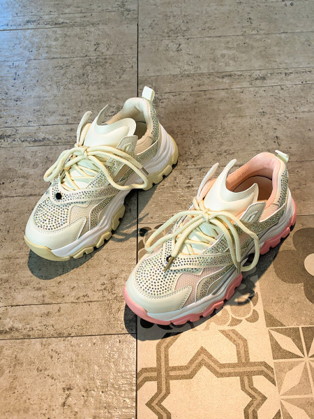 Naiste värvilise talla ja kivikestega tossud