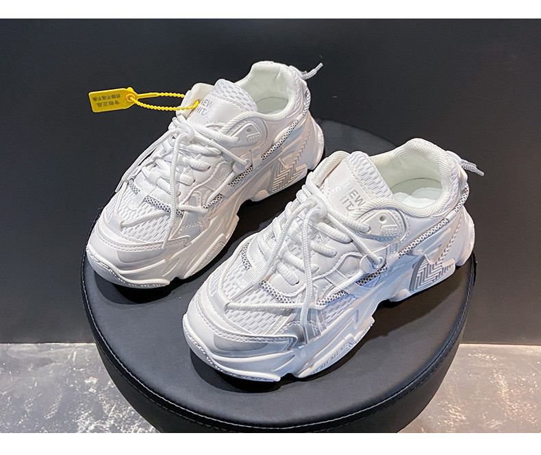 Γυναικεία casual αθλητικά παπούτσια με κορδόνια και τραχιά σόλα σε τρία χρώματα