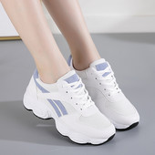 Γυναικεία αθλητικά πάνινα παπούτσια με τραχιά σόλα και κορδόνια