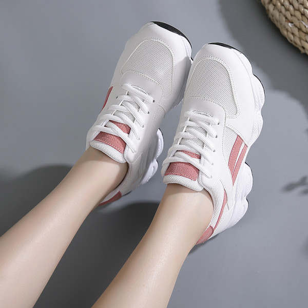 Γυναικεία αθλητικά πάνινα παπούτσια με τραχιά σόλα και κορδόνια