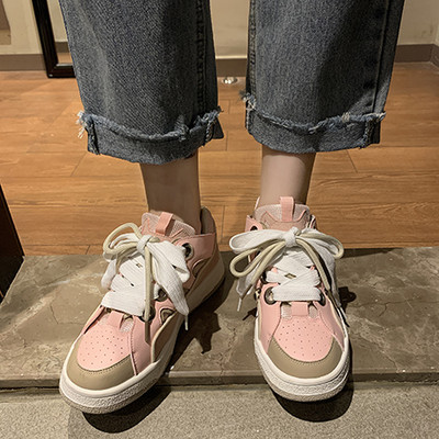 Naiste retro stiilis paeltega tossud