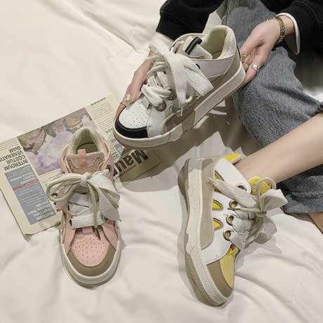 Naiste retro stiilis paeltega tossud