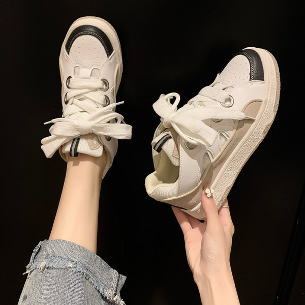 Naiste retro stiilis paeltega tossud