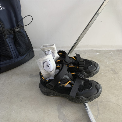 Moodsad värvilise tallaga tossud naistele