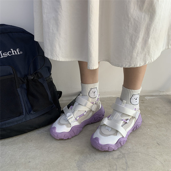 Moodsad värvilise tallaga tossud naistele