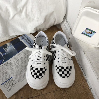 Γυναικεία αθλητικά παπούτσια από οικολογικό δέρμα