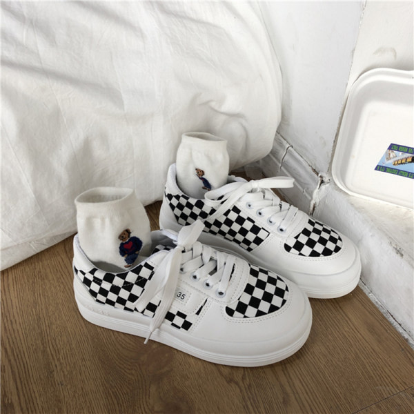 Γυναικεία αθλητικά παπούτσια από οικολογικό δέρμα