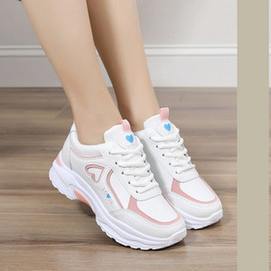 Нов модел дамски маратонки -с връзки и груба подметка