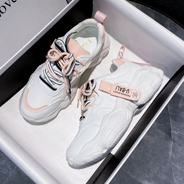 Γυναικεία αθλητικά παπούτσια με χρωματιστά κορδόνια και τραχιά σόλα σε τρία χρώματα