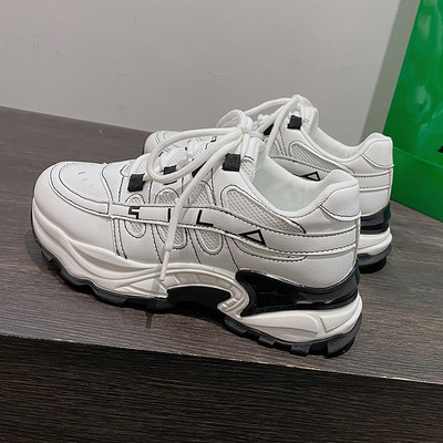 Γυναικεία αθλητικά παπούτσια με κορδόνια και πλέγμα