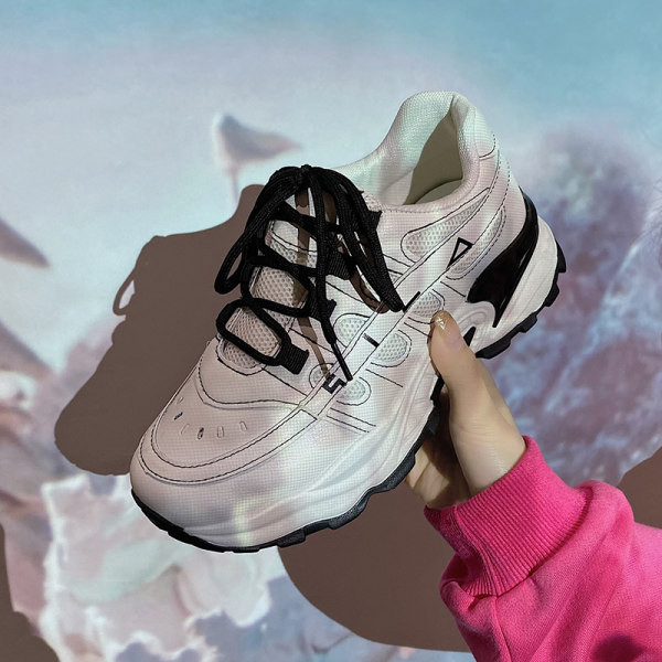 Γυναικεία αθλητικά παπούτσια με κορδόνια και πλέγμα