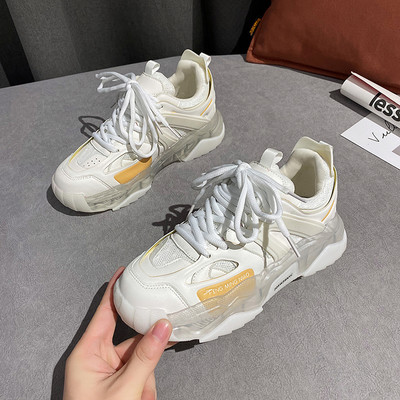 Γυναικεία αθλητικά  παπούτσια με κορδόνια