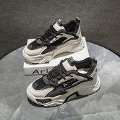 Γυναικεία αθλητικά παπούτσια κατάλληλα για την άνοιξη με κορδόνια